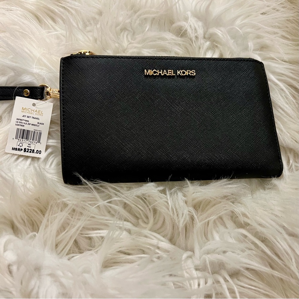 MICHAEL KORS Jet Set Large Leather Smartphone Wristlet Wallet